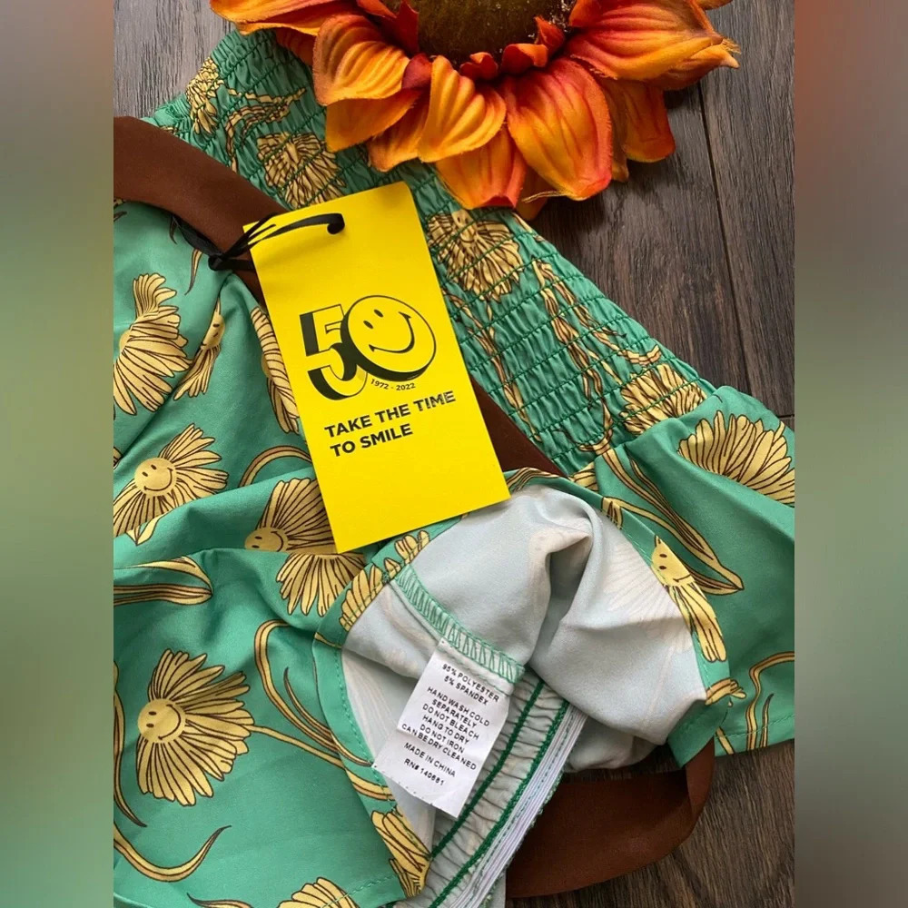 🦋B2G1🦋UNIQUE VINTAGE X Smiley Green Daisy Peplum Halter Top NWT - Picture 9 of 11